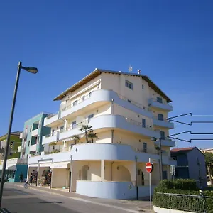 https://residence-diana-frontemare.hotelinveneto.com