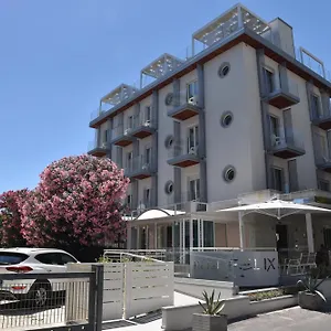 Felix Hotel